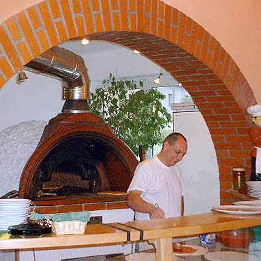 La Grande - Pizza Ristorante - Husovo náměstí 103, 267 12 Loděnice