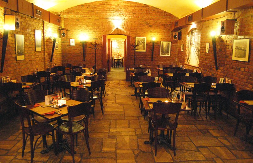 Al Capone - pizzeria - ristorante - Na Poříčí 1933/36, 110 00 Praha 1